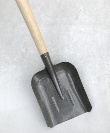 Лопата Совковая рельсовая сталь с деревянным черенком h-1450мм