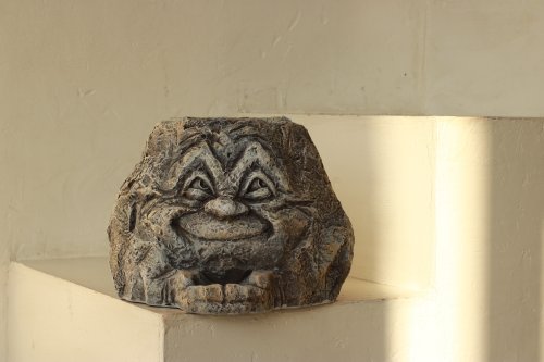 Садовая фигурка-камень Просящий, 37*37*31см, Ф376